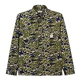 Finitions de qualité : La chemise dispose de poches classiques fondues visuellement, d'une boutonnière large ainsi que d'une étiquette SERGE BLANCO PLAY côté cœur