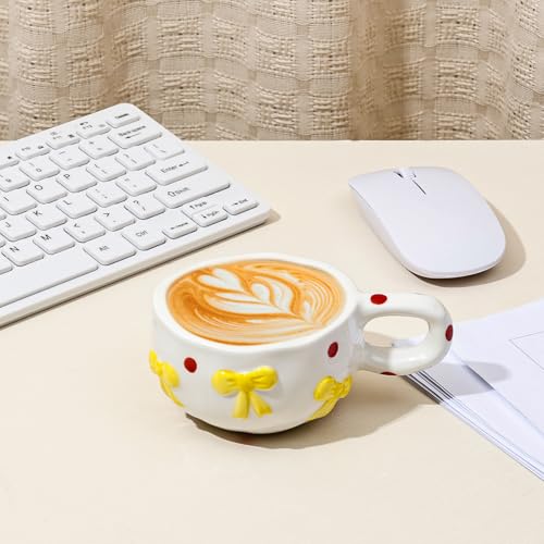 Taza de Cerámica Navideña con Moño Rojo y Lunares miniatura 1