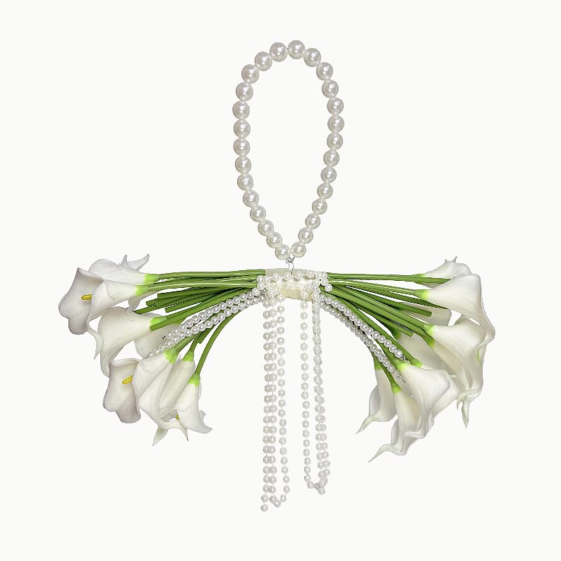 Bouquet de mariage en cascade de lys calla, la solution florale sans flétrissement pour mariée