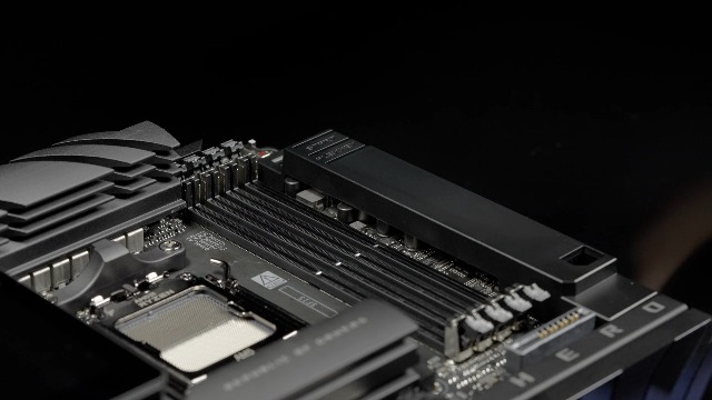 ASUS ROG CROSSHAIR X870E HERO Scheda Madre AMD X870E Socket AM5 ATX - NUOVA SIGILLATA - Foto 2