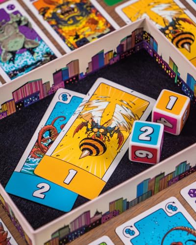 Asmodee - PIKIT- Jeu de Société pour Enfants dès 8 Ans - Jeu de Cartes & Dés Famille - Collectez Le + de Points en Evitant Les Coups Bas - 2 à 4 Joueurs - 20 Min - Version Française -Repos Production