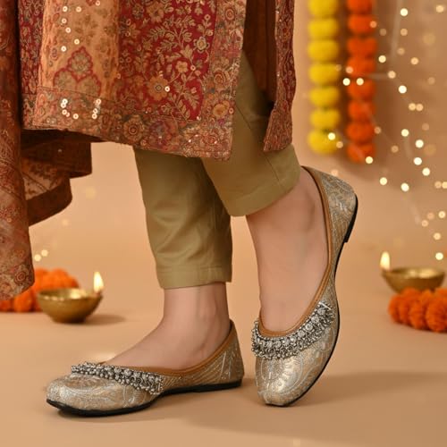 Image of Women's Rajasthani Embroidered with Payal Punjabi Mojari's Jutti's Juti's Shoe