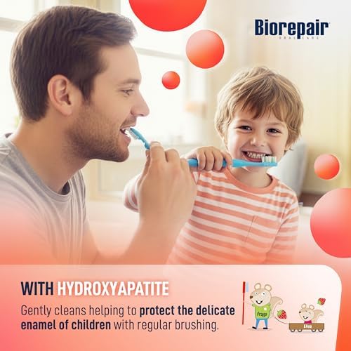 BIOREPAIR 아동용 - 하이드록시아파타이트가 함유된 어린이 및 아기 치약, 부드러운 클렌징 및 에나멜 보호, 딸기 불소 프리 치약, 잇몸에 보습 작용, 0-6세, 60.1g x 30.5cm(2.10온스) x 30.5cm(12인치) 이탈리아산 — 사진 3
