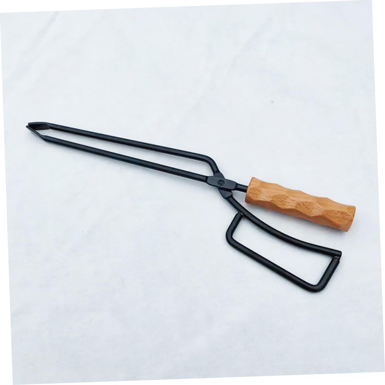 Pinza per Carbone da Barbecue e Campeggio Manico in Legno | Ferro Robusto, per Stufa Interno e Picnic, Presa per Legna e Brace, Impugnatura Spessa