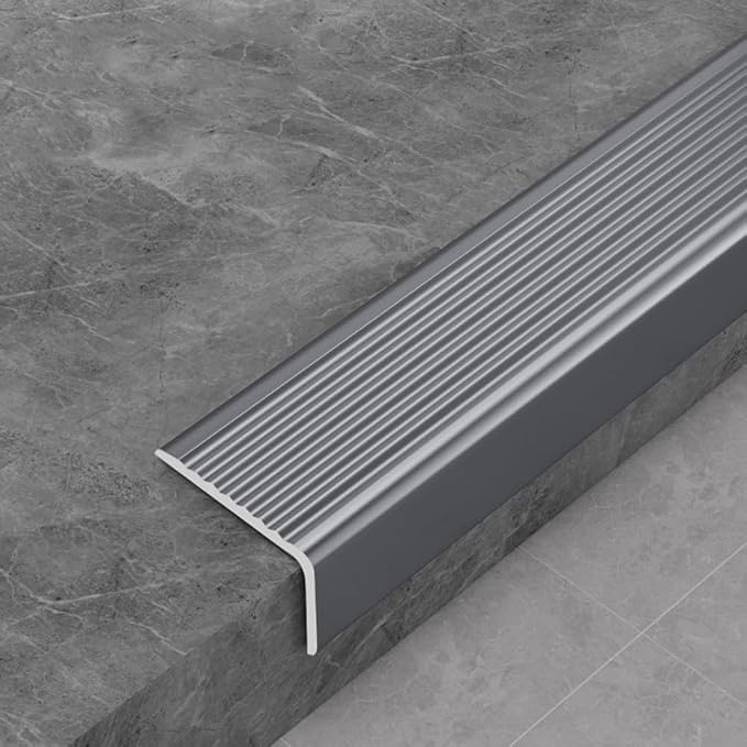 Nez de marche antidérapant alu 90cm protecteur d'angle gris 40mm