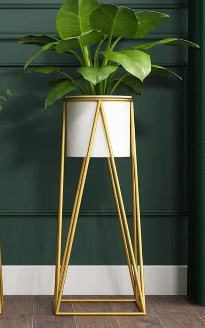 Crown Ron Indoor Outdoor Home and Garden Decor Plant Stand with Planter Pot (White) (B0CRHDY2VC) Amazon Price History, Amazon Price Tracker