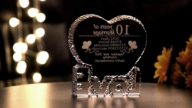 10th Anniversary Crystal Heart Keepsake With LED Base – Romantic Gift For Wife, Husband, Or Couples