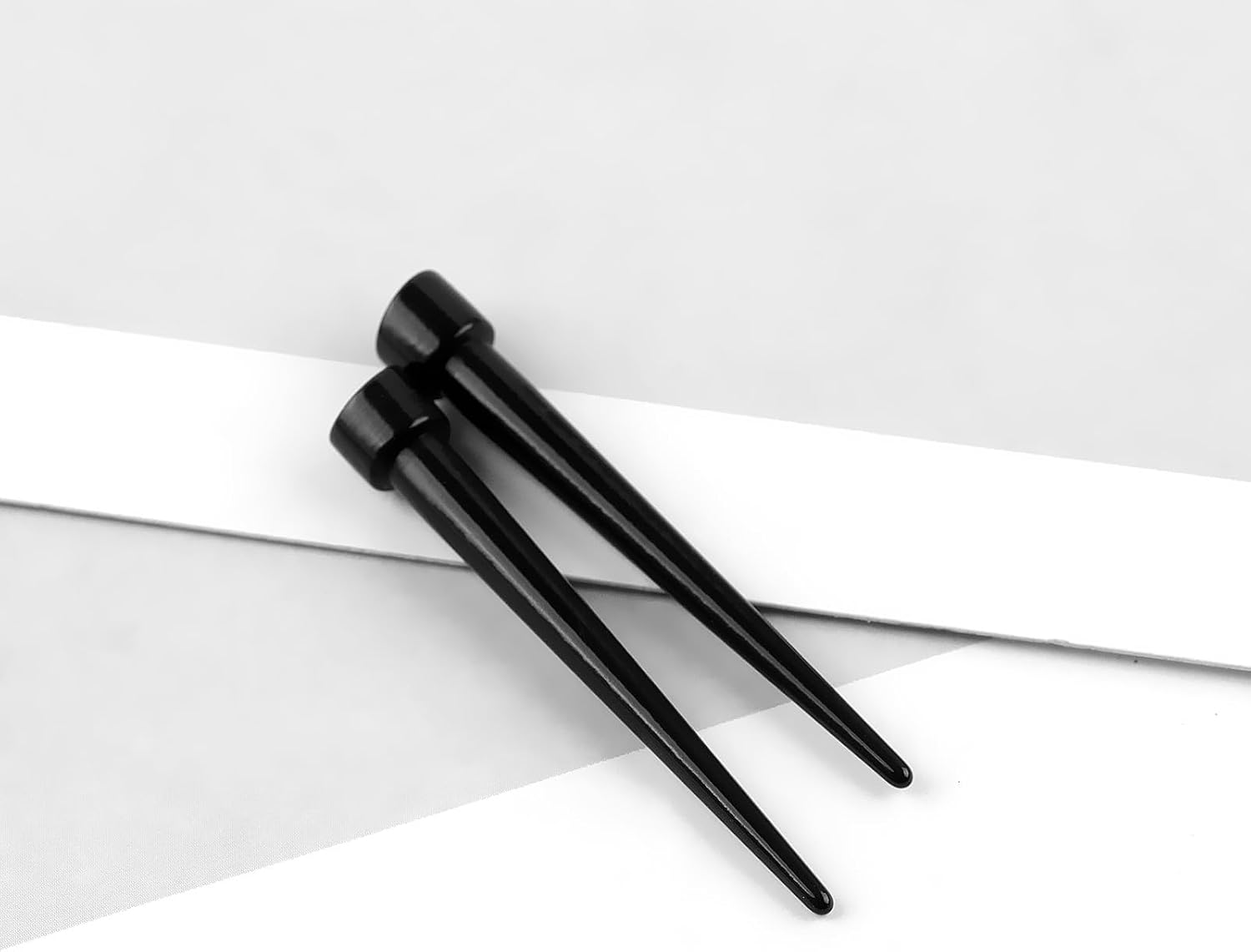6g Ear Gauges Taper, Acrylic Ear Tunnels for Women Black Taper Body Piercing Jewelry for Men 2pcs
