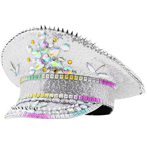 Chapeau de mariée à paillettes pour sublimer un costume de fête sans effort