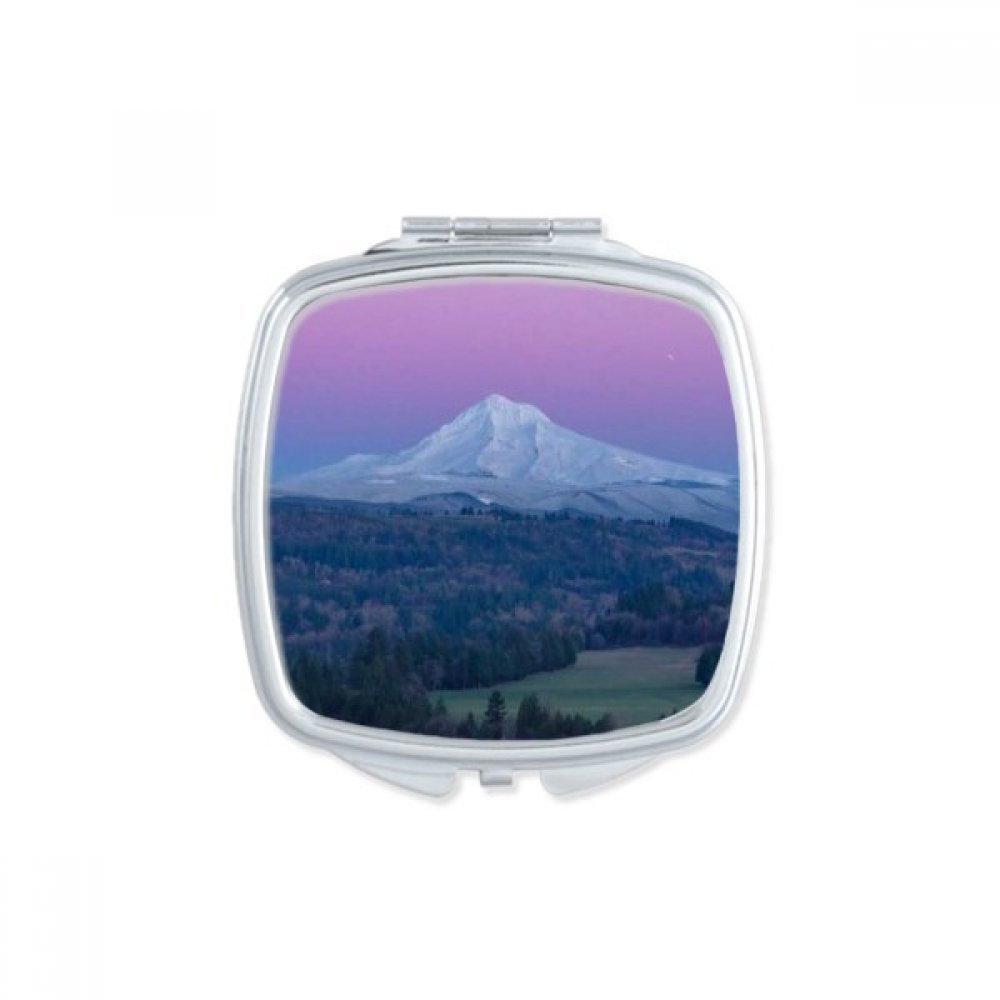 Miroir de poche compact pour corriger son maquillage rapidement sans encombrement