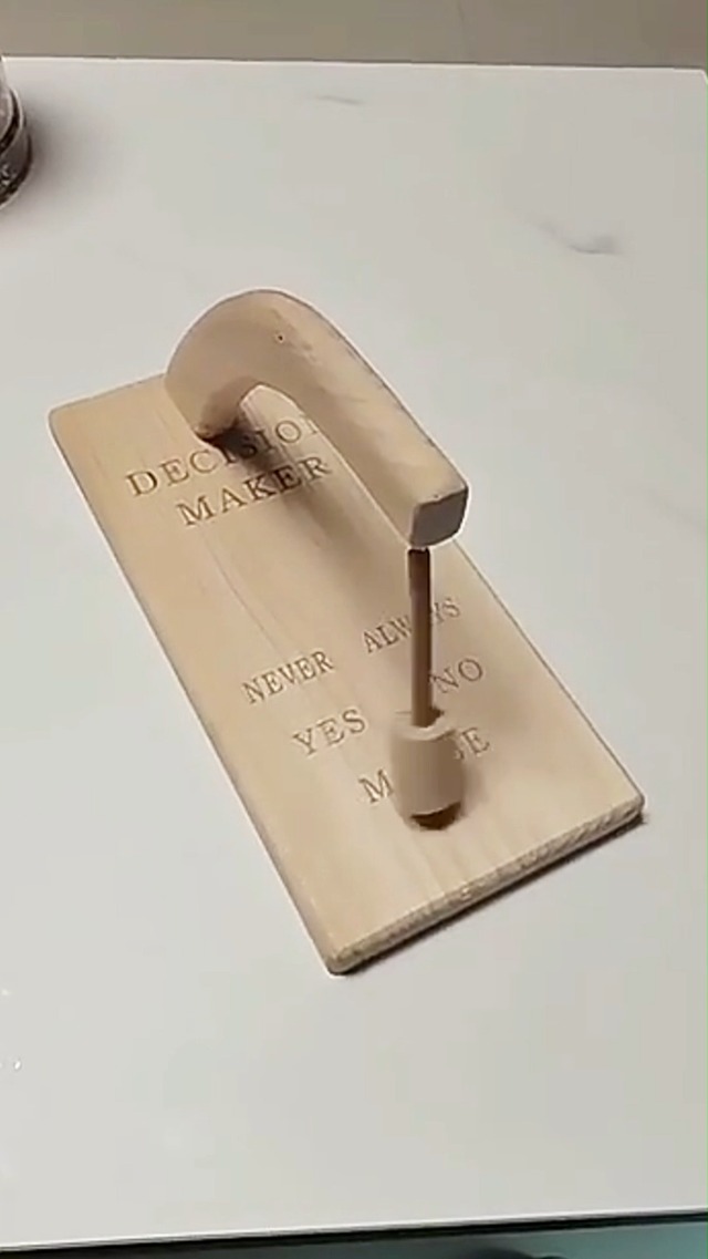 Décideur magnétique en bois, 13 x 20 x 10 cm, pendule de décision magnétique créatif et trouver la réponse à votre question pour personne indécise