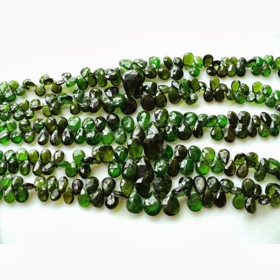 Tourmaline verte véritable en perles pour éviter les imitations plastiques