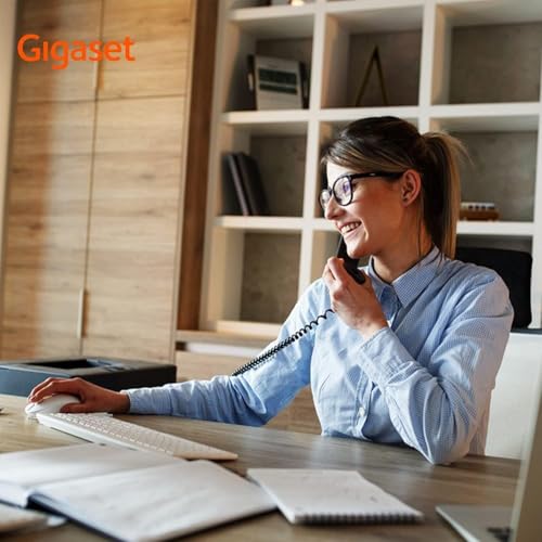 Gigaset Desk 200 - Schnurgebundenes platzsparendes Telefon mit elastischem Kabel - 10 Kurzwahleinträge - Wahlwiederholung - MFV- oder Impulswahl einstellbar, schwarz [Deutsche Version]