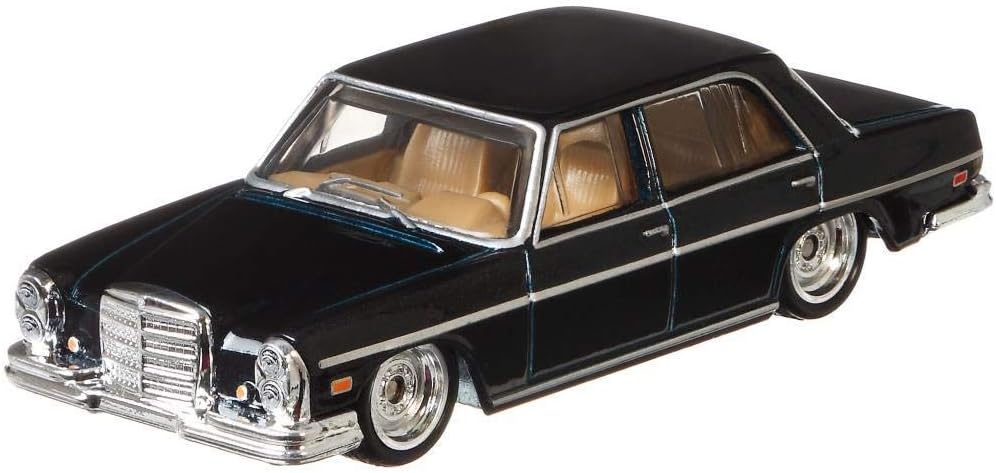 Taha-mua view of the Hot Wheels '72 Mercedes Benz 280 die-cast car