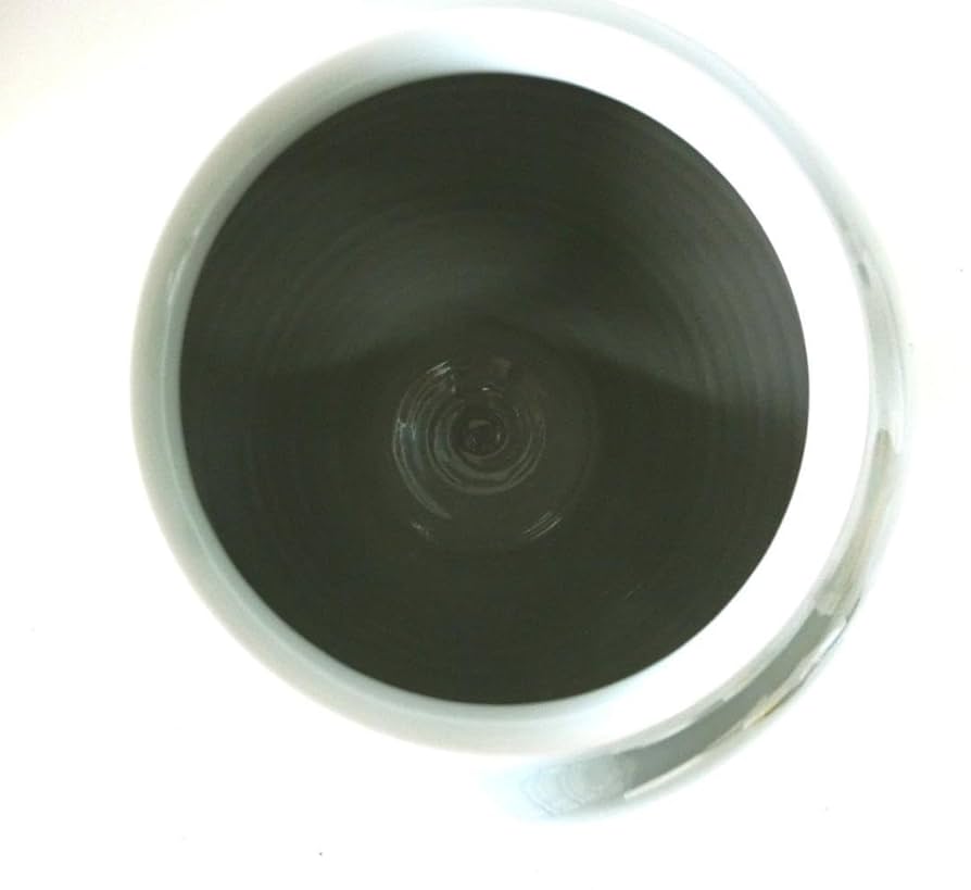 砥部焼き 白磁 花器  椿 Amazon.co.jp: 砥部焼 日本工芸会正会員 故酒井芳人作 青白磁 椿