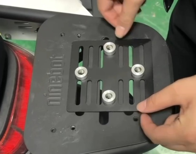 Amazon | QIYAONUO バイクトップケース オートバイ ボックス アルミ製