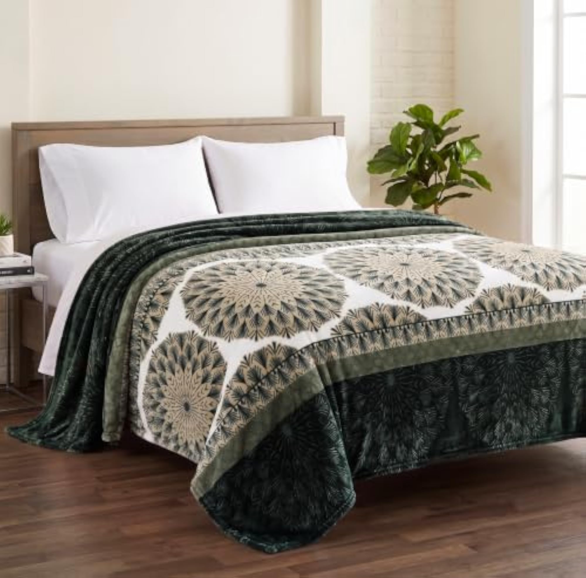 Plush Printed Flannel Blanket 300 GSM, Cozy & Soft