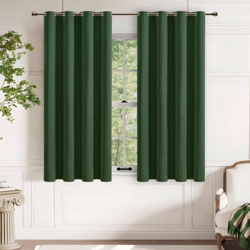 MRTREES 100% Cortinas Opacas Cortas Dormitorio 2 Piezas, 132x160 cm, Cortinas de Salon Termicas Aislantes Frio y Calor, Cortina Lino con Ojales para Ventanas Habitacion Comedor, Verde Oscuro