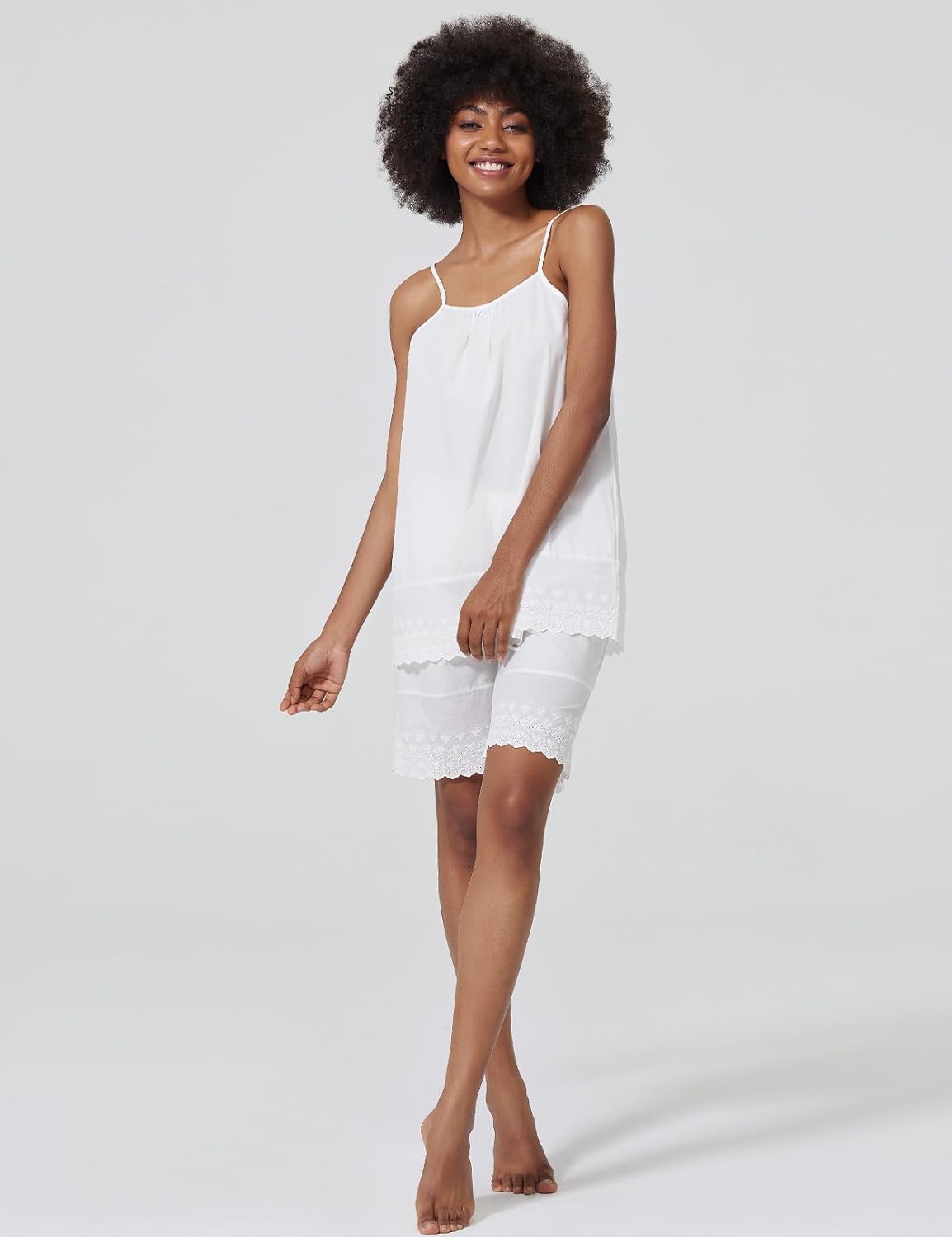 綿混 バストレース ソフトカップ付キャミソール2枚組 通販【ニッセン】 レディース キャミソール レーストリム コットン タンクトップ 調節可能なスパゲッティストラップ エアリーソフト 快適 パジャマ ト