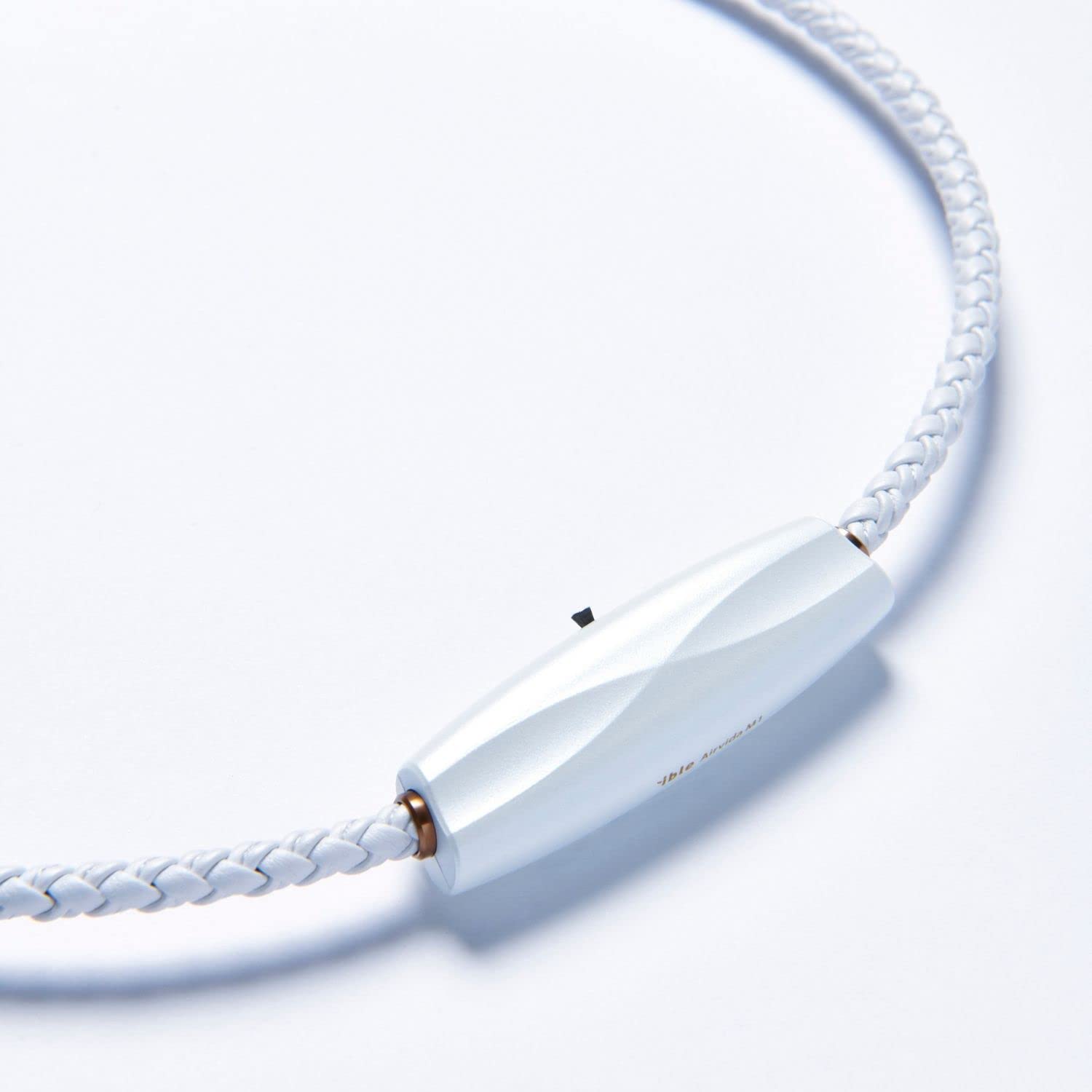 ible - Airvida M1 Wearable Air Purifier - Personal Ionic Air Purifier, with Titanium Necklace and Collar Clip - Pearl White 50cm | 20g Superlight | 99.9% Removal Rate