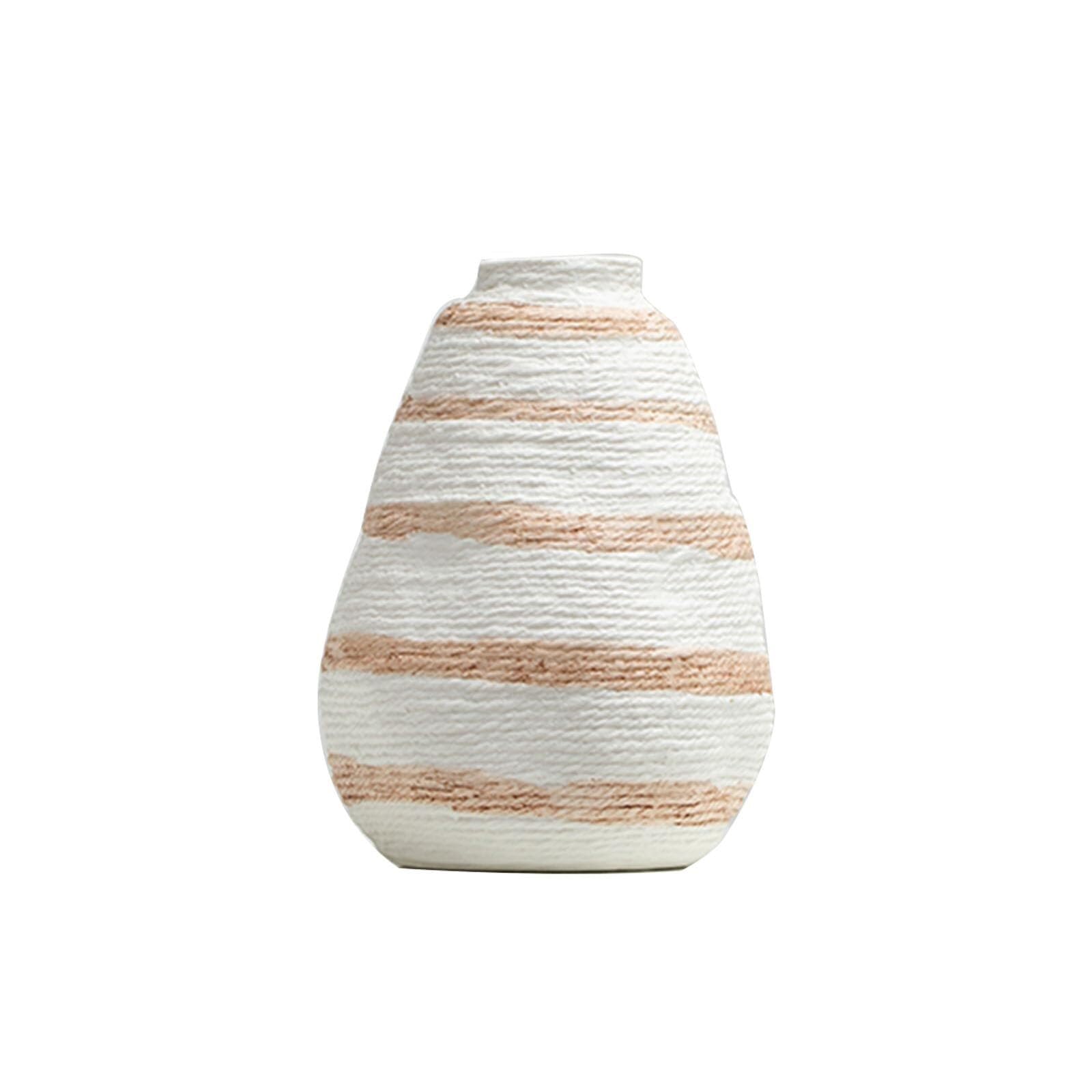 Vase en céramique brut au design artisanal rétro pour étagère chic
