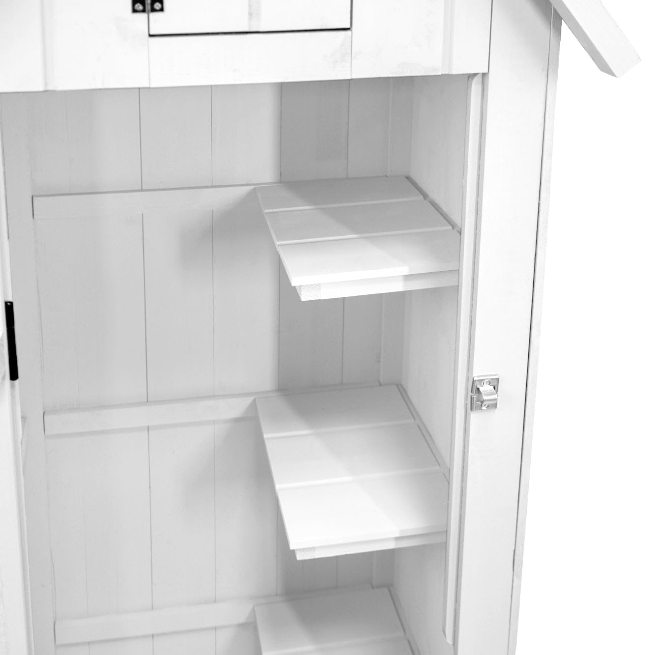 Gartenschrank aus Holz [Weiß], Wasserfest, Abschließbare Türen, 3 Regale 4 Haken, Dachluke, Bodenbefestigungskit, Schraubenabdeckungen, Asphaltdach [INKL. Vorhängeschloss & 4 Schlüssel]