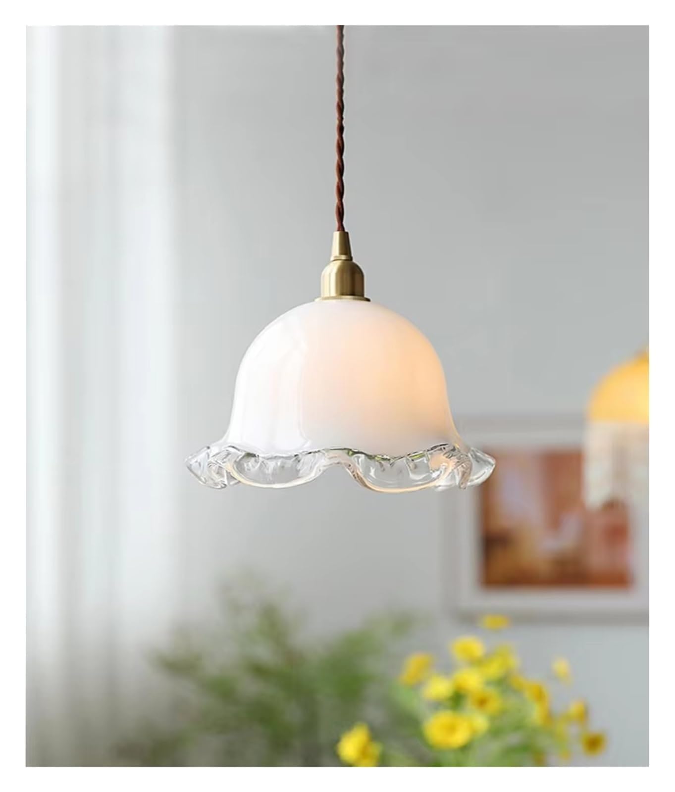 Lustre en verre vintage français pour illuminer votre îlot de cuisine avec douceur