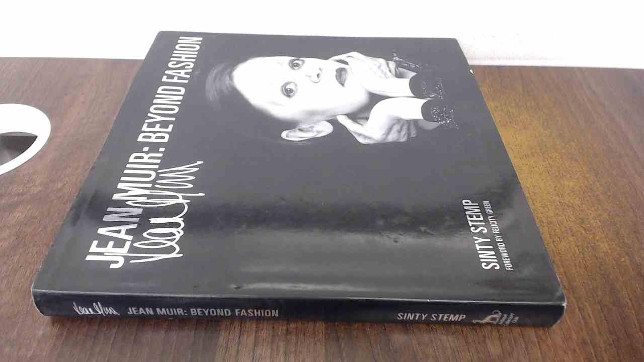 Livre de collection Jean Muir: Beyond Fashion en anglais pour passionnés de mode