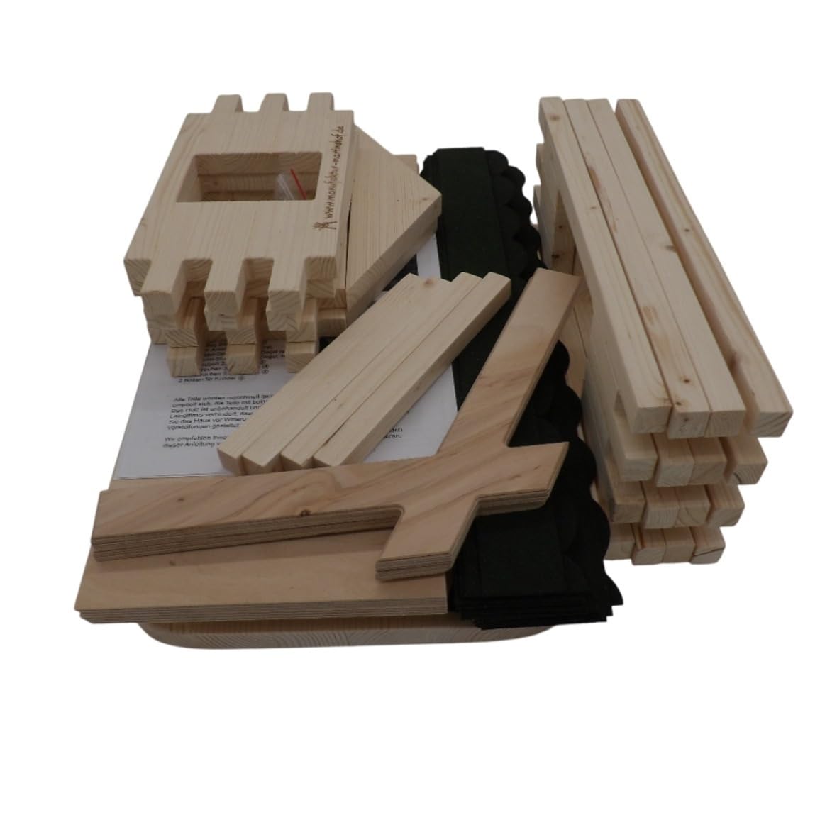 Vogelhaus Bausatz Charlie grün Manufaktur Martinshof L: 47 cm B: 38,5 cm H: 43 cm Material: unbehandeltes Fichtenholz Futterhaus Garten Holz Hochzeit Geschenk Terrasse Balkon