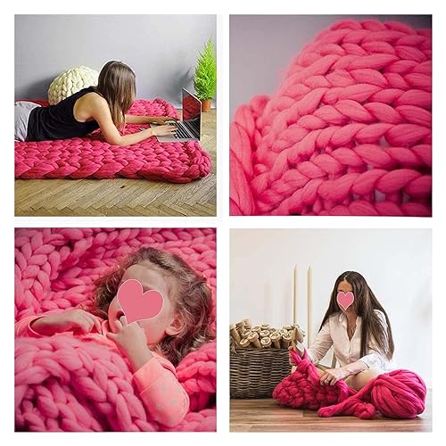 Couverture tricotée main rose en grosse maille pour canapé