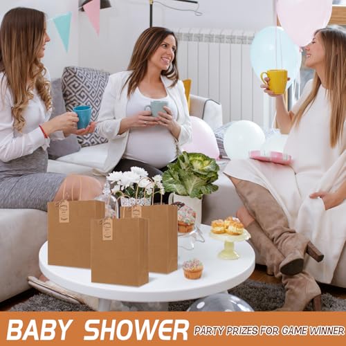 Cadeaux d'invités pour baby shower avec carnets de notes et tasses