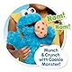 Just Play Sesamstraße Nom Nom Krümelmonster, Plüschtier, 34 cm groß, mit Soundeffekten und Bewegungen, blau, interaktives Kuscheltier, Kinderspielzeug ab 18 Monaten
