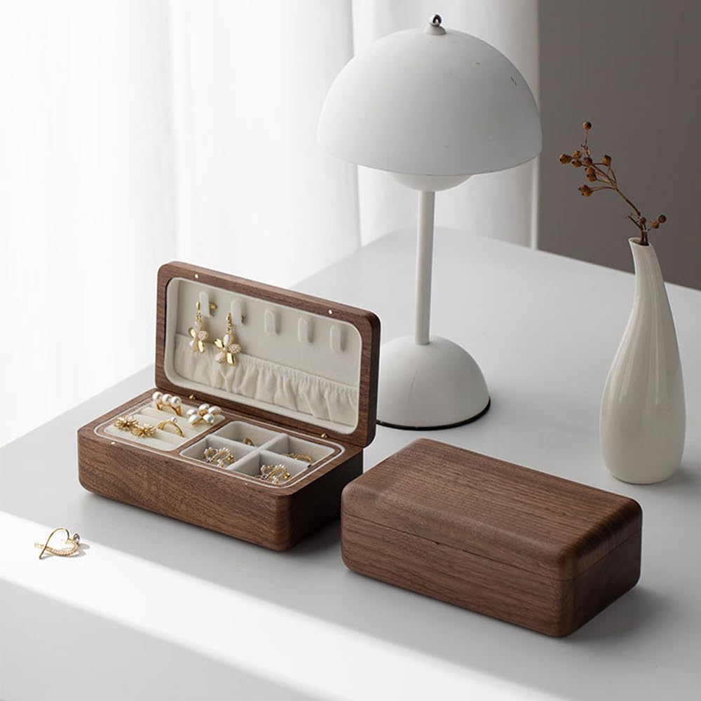 pu&lizfii Kleine Schmuckschatulle aus Walnussholz, mit Samtinnenseite, Magnetverschluss, Mini-Reise-Schmuck-Organizer für Halsketten, Ohrringe, Ringe, kleine Accessoires, elegante