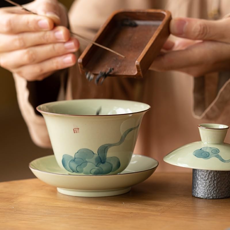 GSOUL Kungfu Tea cup Travel Coffee Cup Hand-painted Blue And White Auspicious Cloud Covered Bowl Ceramic Large Anti-scalding Tea Retro Underglaze Color Small Tea Cups