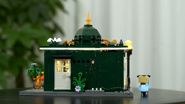 Amazon.com: FUNWHOLE Newsstand Lighting Building Bricks Set - City