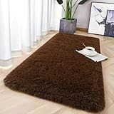 Tapis shaggy durable avec dos antidérapant. Ce matériau du tapis est fabriqué en polyester de haute qualité. Avec ce tapis en fausse fourrure confortable et confortable, vous pouvez créer un espace confortable et un sentiment de calme dans la chambre, favorisant une atmosphère chaleureuse, luxueuse et confortable. Fibre super fine, tissu extrêmement doux, sans perte, sans odeur, le tapis ajoute des couleurs vives et une texture douce à votre pièce. Le dos antidérapant maintient le tapis en place autant que possible.