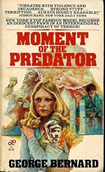 Paperback Moment of the Predator Book