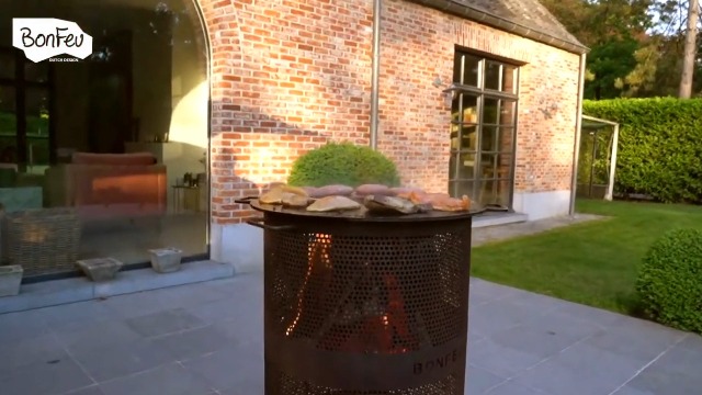 Brasero BonFeu BonSolo - Brasero Extérieur Design Noir 34x34x124cm - Avec Grille De Cuisson Et Poker - Idéal Jardin, Terrasse
