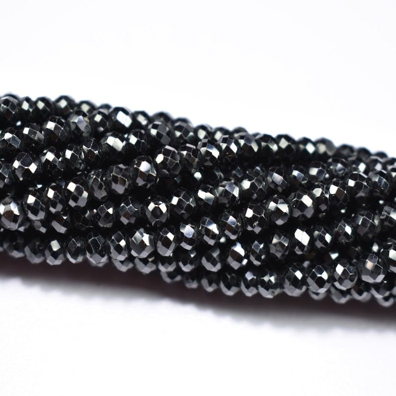 Spinelle noire naturelle 4mm : perles rondes facettées pour création de bijoux