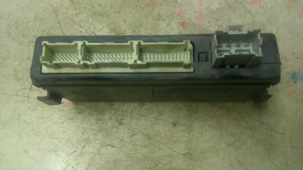 Body Control Module BCM Center Dash Fits 03 Saturn VUE 22714306