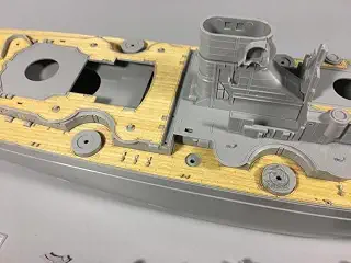 CY350034 1/350 Scale German Bismarck Battleship Wooden Deck+Metal Chain for Revell 05040