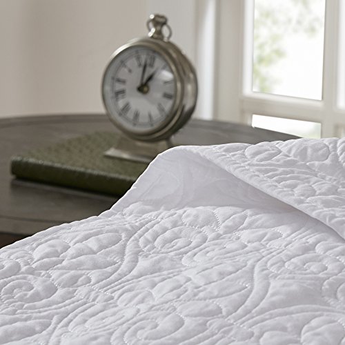 image for Madison Park Quebec Queen Size Quilt Bedding Set - White , Damask – 