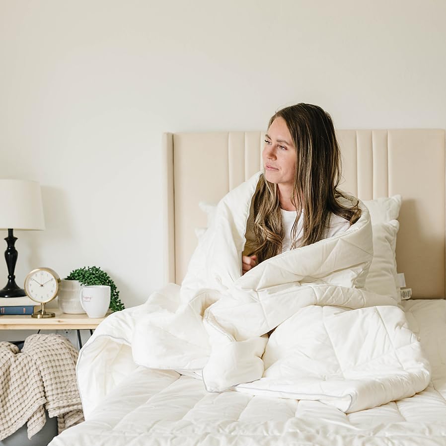 Image of Woolino Premium Australian Wool Duvet Insert Bed Comforter, Mid-Weight Wool Comforter, Washable, Queen