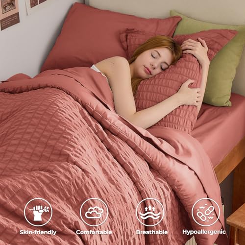 Image of HYMOKEGE Coral Twin Comforter Set Seersucker 5 Pieces, All Season Luxury Bed in a Bag for Bedroom, Bedding Set with Comforter, Sheets, Pillowcase & Sham