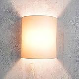 die Wandlampe hat einen Stoff Schirm - das sorgt für eine gleichmäßige Lichtwirkung und schafft eine warme & gemütliche Atmosphäre