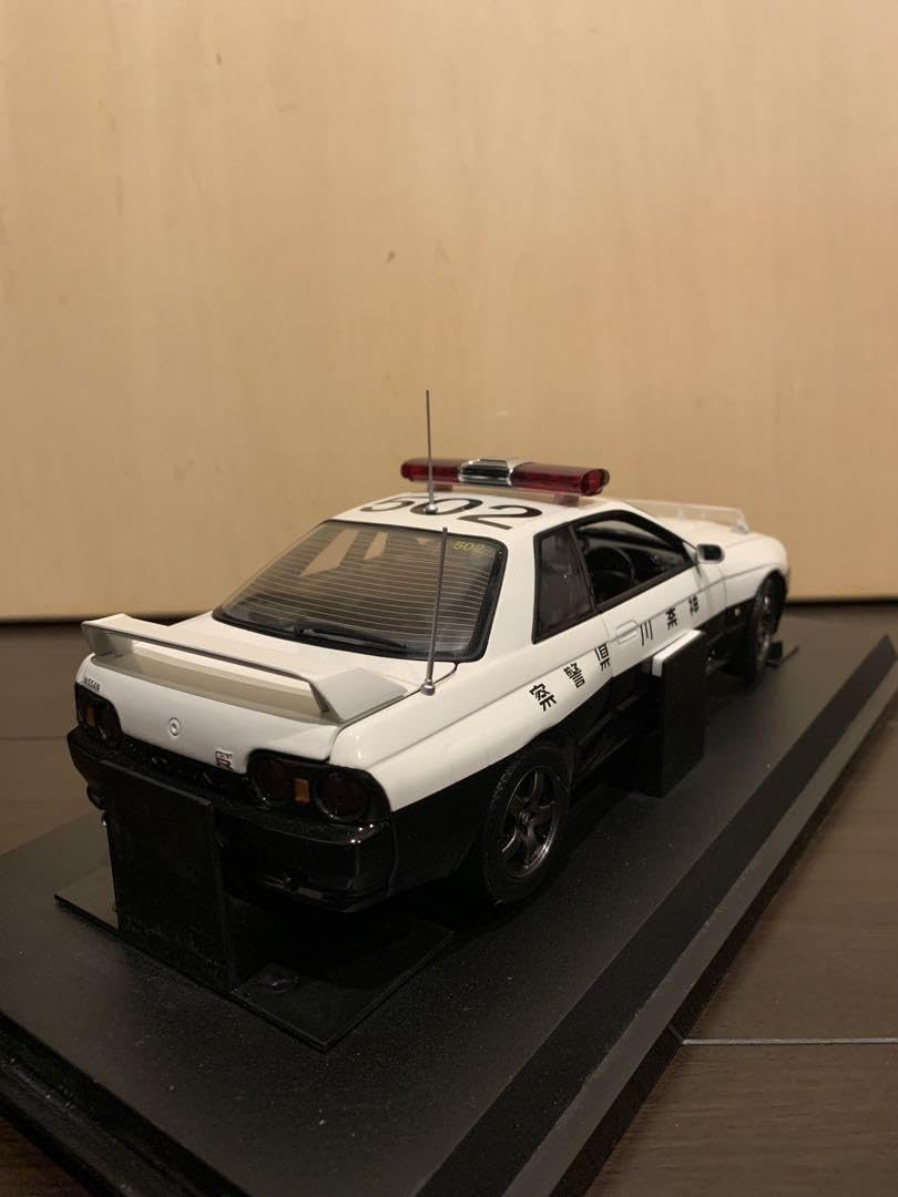 Amazon.co.jp: 京商118 神奈川県警 高速道路交通警察隊 GT-R32