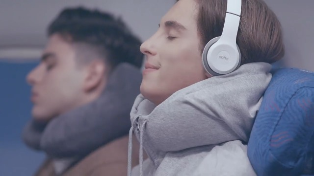 Amazon.co.jp: [Pillowdy] Hoodie V2 Comfiy Fit｜ 3秒で膨らむ