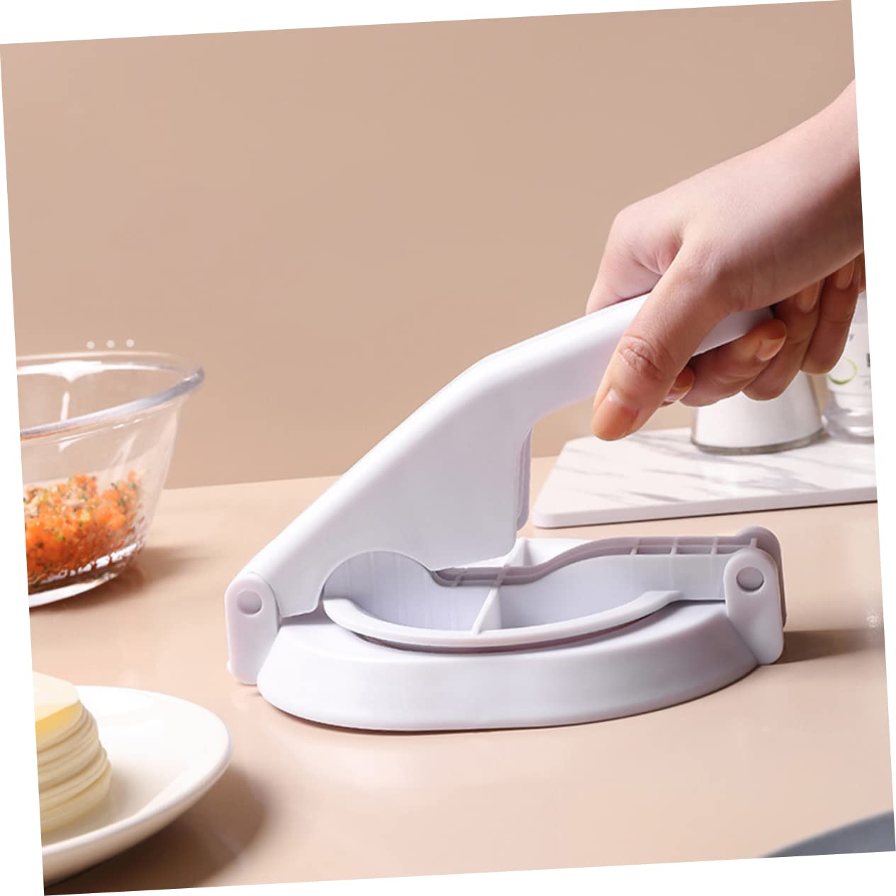 NAMOARLY Round Pastry Dough Cutter Dumpling Mold Plastic Presser for Efficient Making Random Color