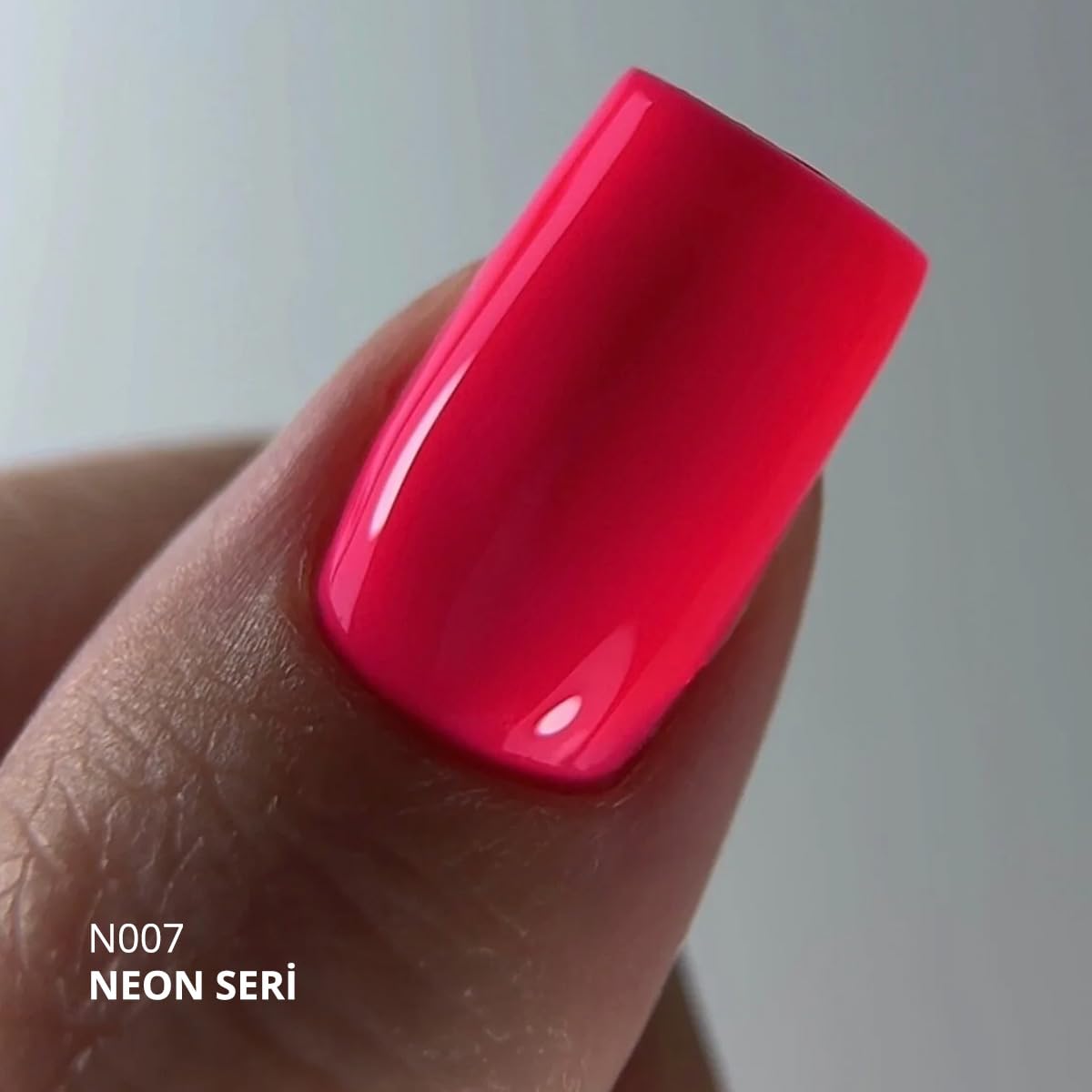MOMO professional Kalıcı Oje N007 Neon Barbi Pembe 4 ml