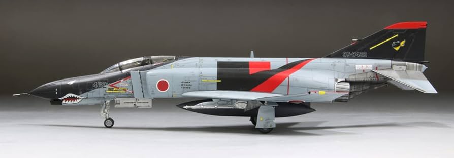 航空自衛隊　F-4EJ改　プラモデル 1/72 F-4EJ改 302SQ“オジロワシ” ファインモールド